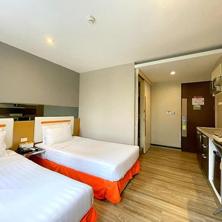 Arawana Express Phromphong Hotel Banguecoque Exterior foto