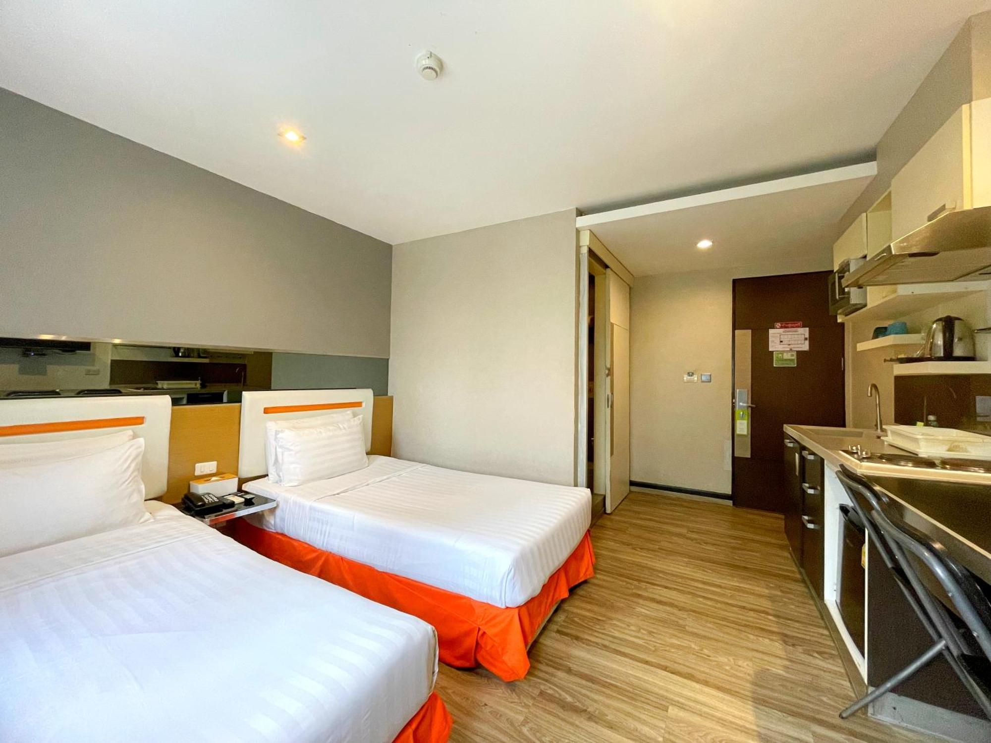 Arawana Express Phromphong Hotel Banguecoque Exterior foto