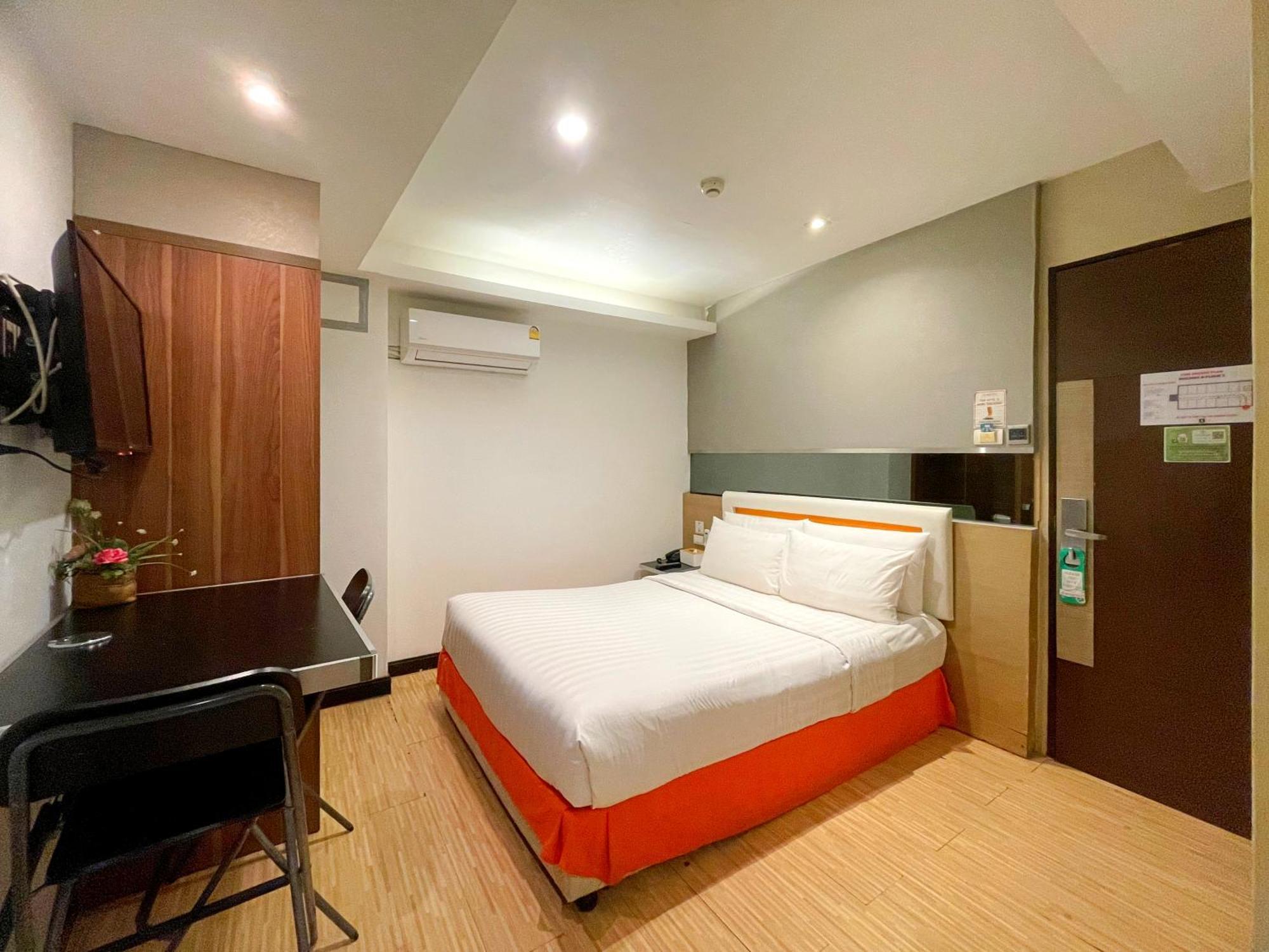 Arawana Express Phromphong Hotel Banguecoque Exterior foto