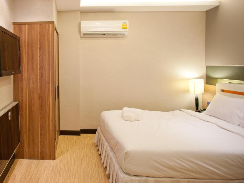 Arawana Express Phromphong Hotel Banguecoque Exterior foto