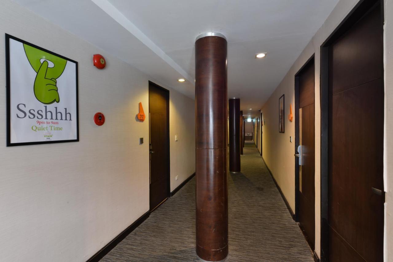 Arawana Express Phromphong Hotel Banguecoque Exterior foto