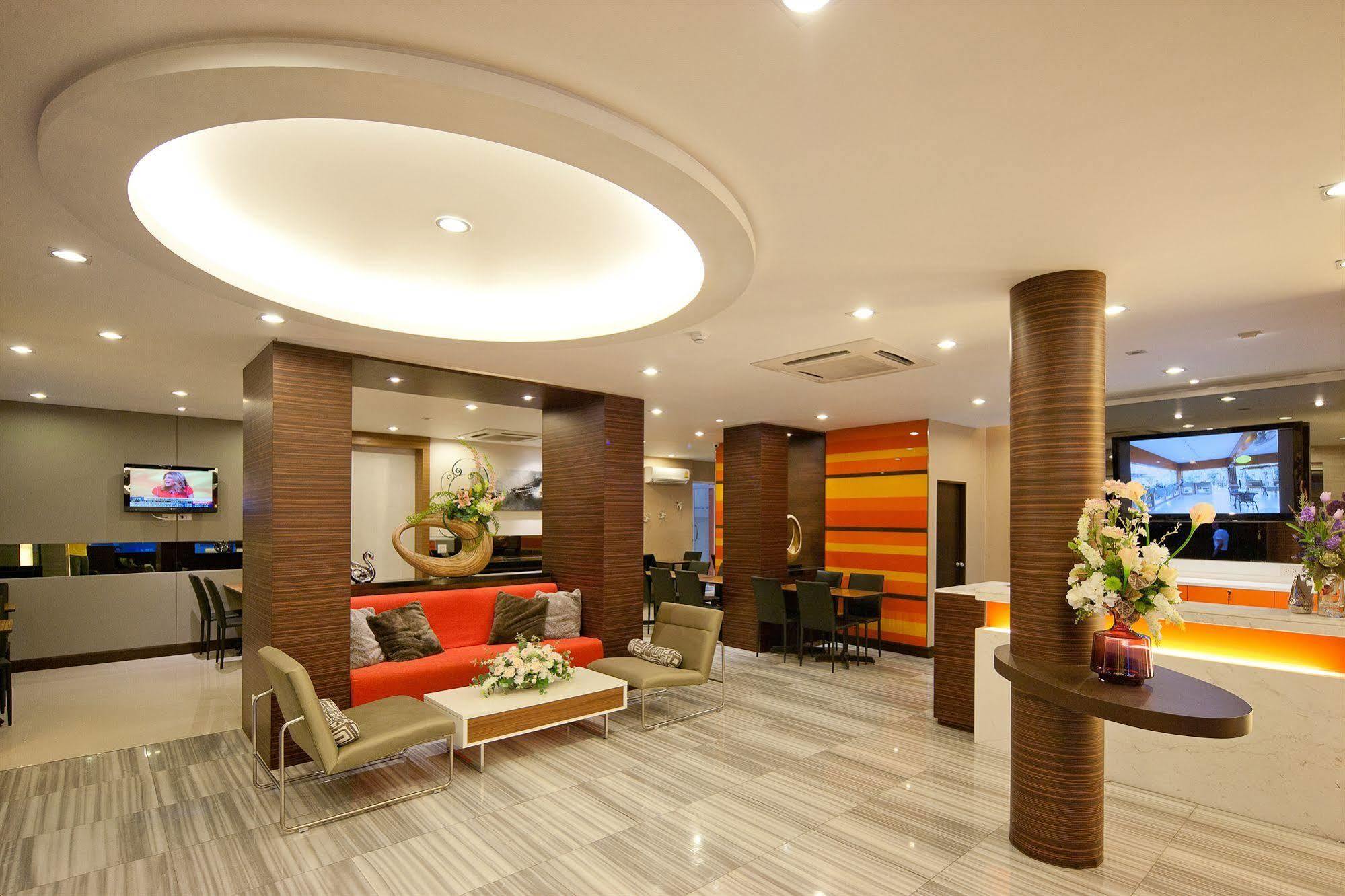 Arawana Express Phromphong Hotel Banguecoque Exterior foto