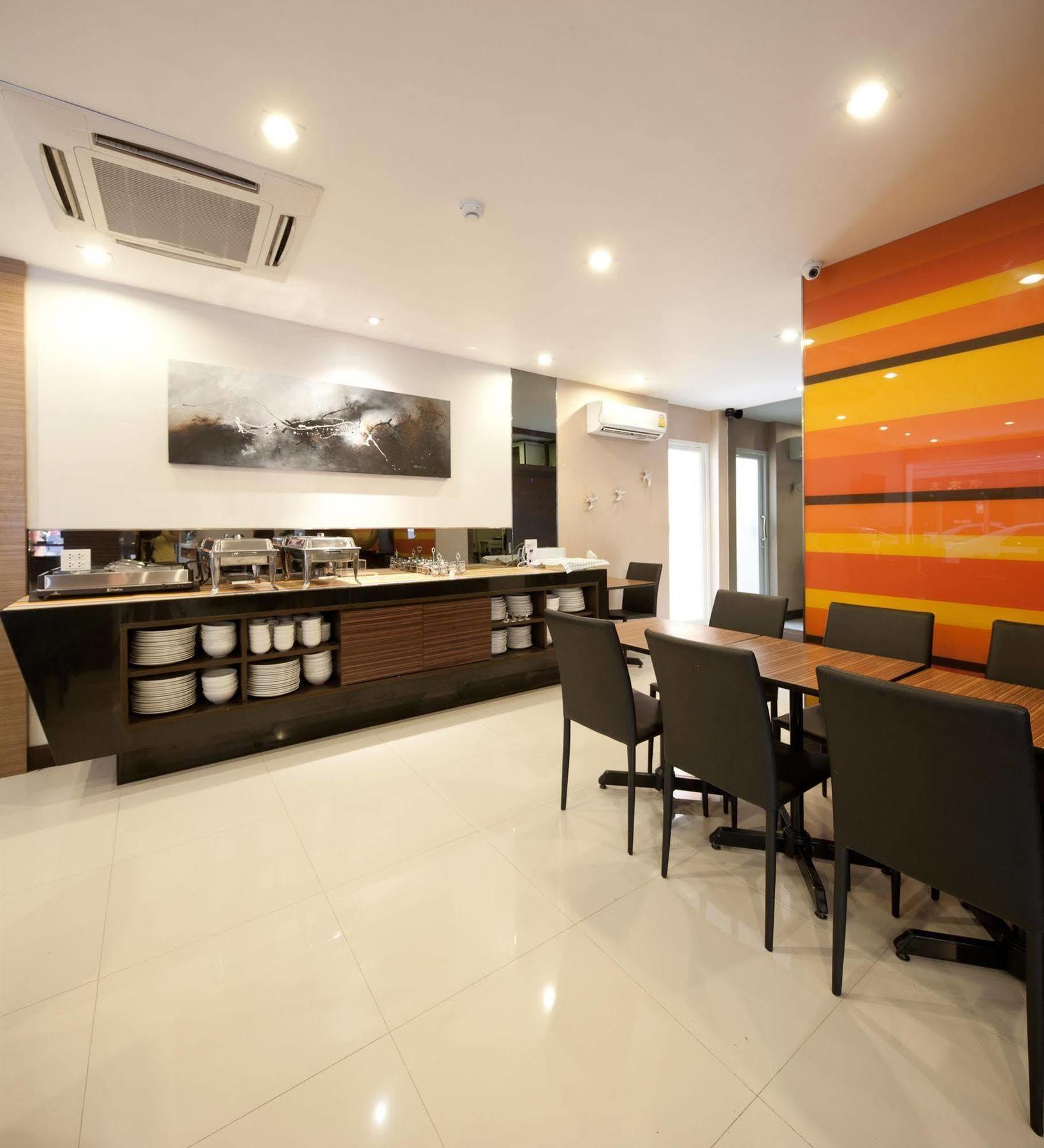 Arawana Express Phromphong Hotel Banguecoque Exterior foto